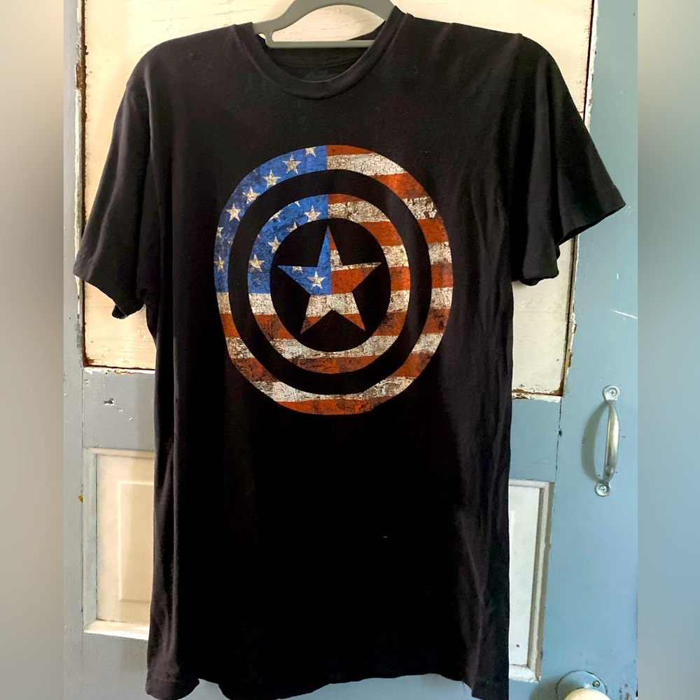 Captain America tee